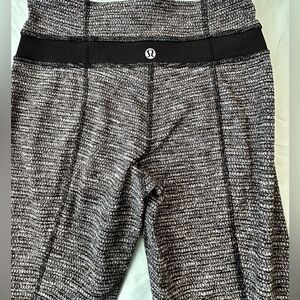 Lululemon Black & White Heathered Leggings 31" length size 4
